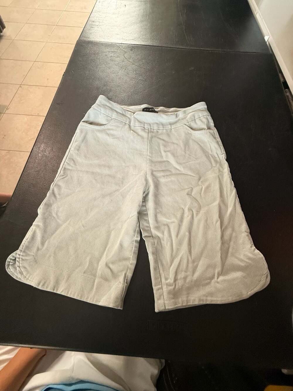Fit Sight Striped Culotte Shorts Size 8